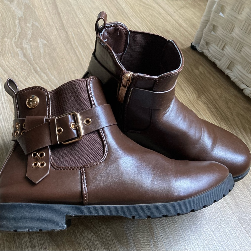 Little Girl Brown Bebe Boots Size 2